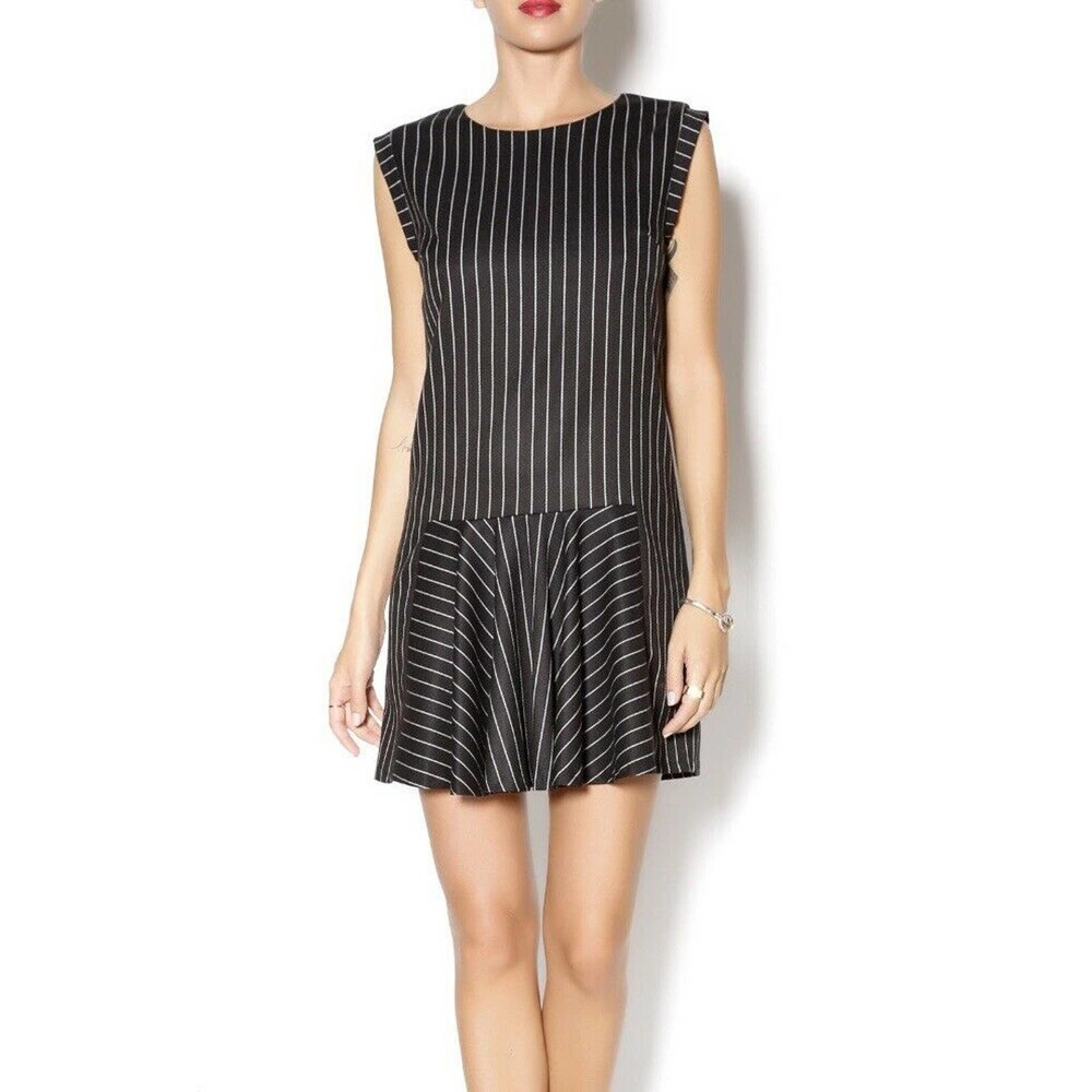 Line & Dot Black and White Pin Stripe Dress Med‎